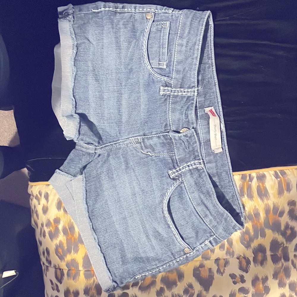 Women’s Levi’s Shorts